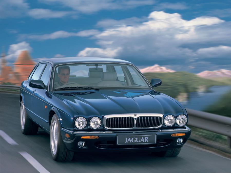 Jaguar XJ8 (X300) 1997 года  (фото 1 из 23)